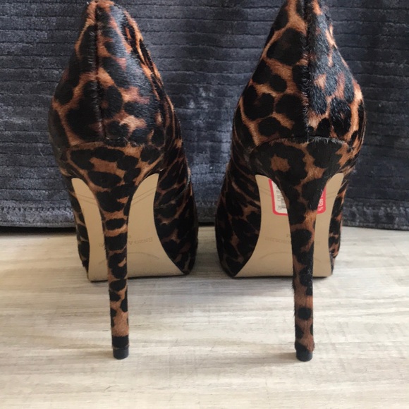 enzo angiolini leopard flats